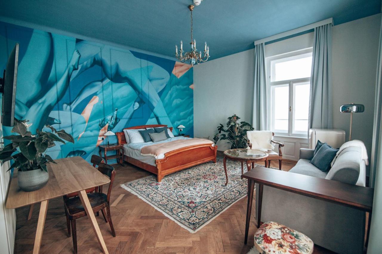 Selina Hotel 3*