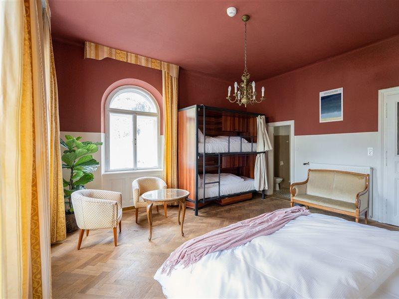 Selina Hotel 3*